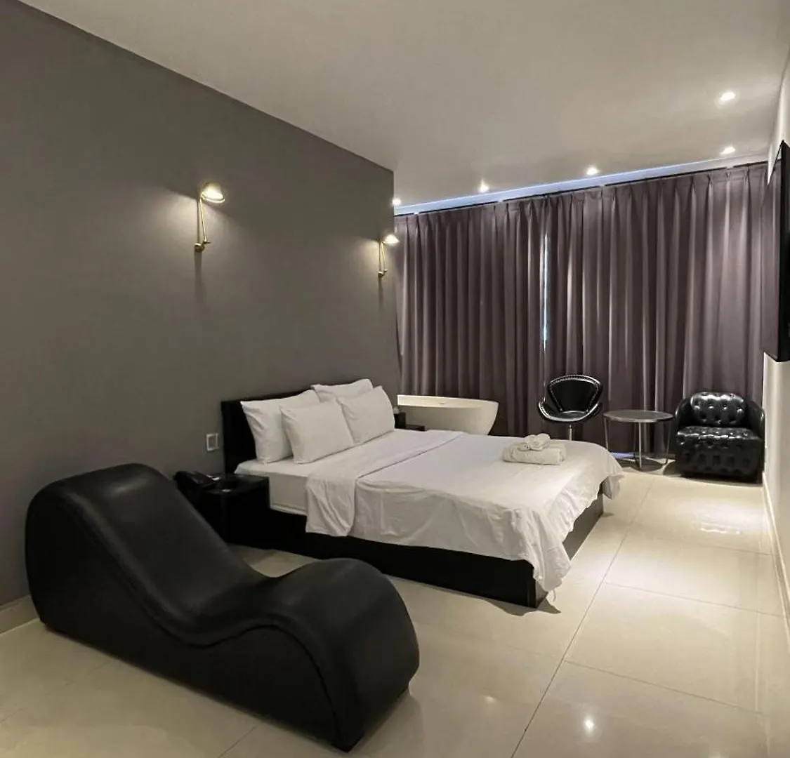 A In Hotel Riverside Ho Chi Minh City